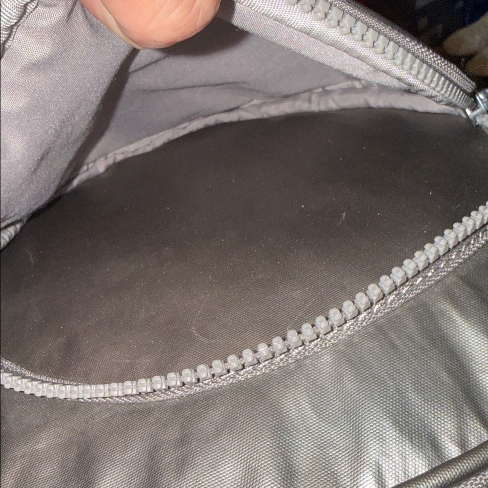 •KIPLINGS•NWT “RANI” METALLIC PEWTER ROUND CIRCULAR BOOKBAG - Picture 15 of 15